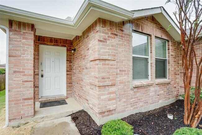 Building Photo - 2656 Mariners Dr
