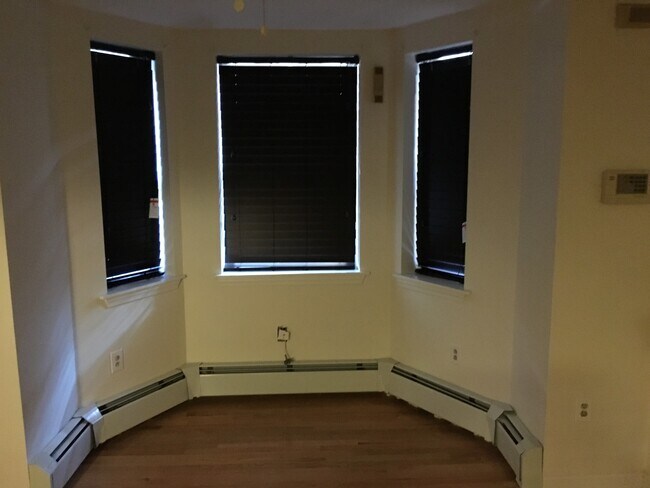 Building Photo - 12 Millmont St