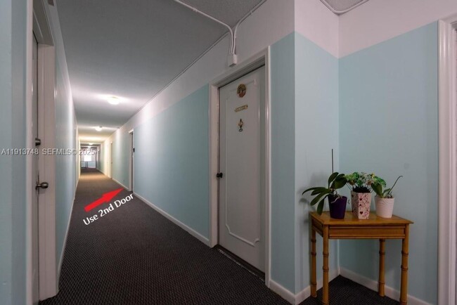 Foto del edificio - 400 S Cypress Rd