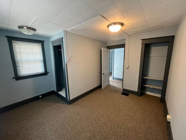 Foto del edificio - 128 E Davenport St