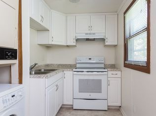 Foto del edificio - 166 Logan Ln