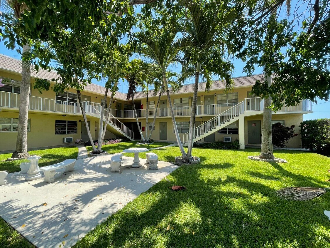 301 W Ocean Ave Unit 4, Lantana, FL 33462 Condo for Rent in Lantana