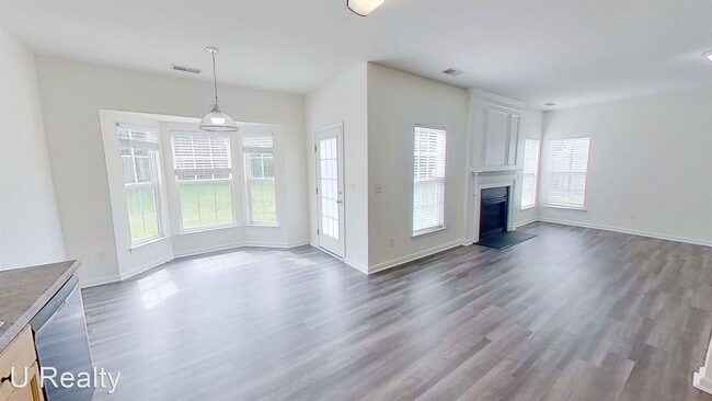 Building Photo - 4 br, 2.5 bath House - 2014 Rosewater Lane