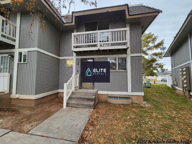Foto del edificio - 1528 Falcon Dr