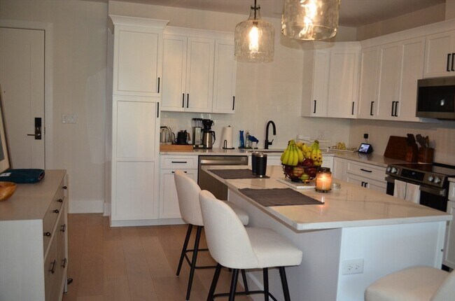 Building Photo - 62 Foundry St