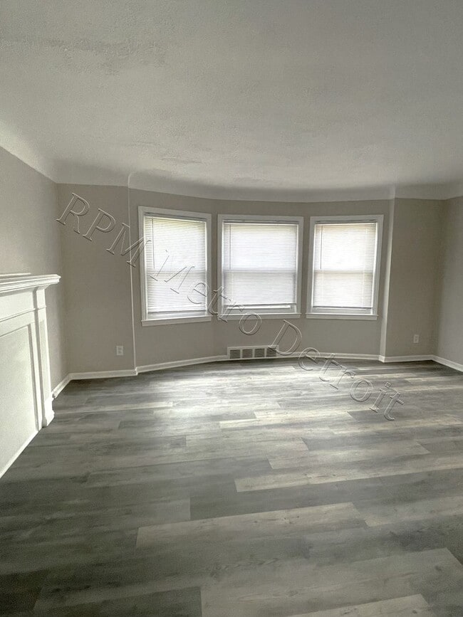 Building Photo - 17190 Sunderland Rd