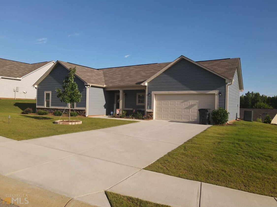 403 N Pointe Dr, LaGrange, GA 30241 House Rental in LaGrange, GA