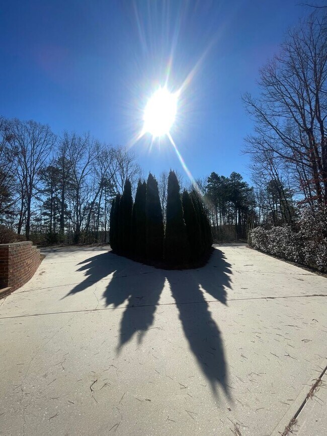 Building Photo - 4 Bedroom Soddy Daisy Rental Property with...