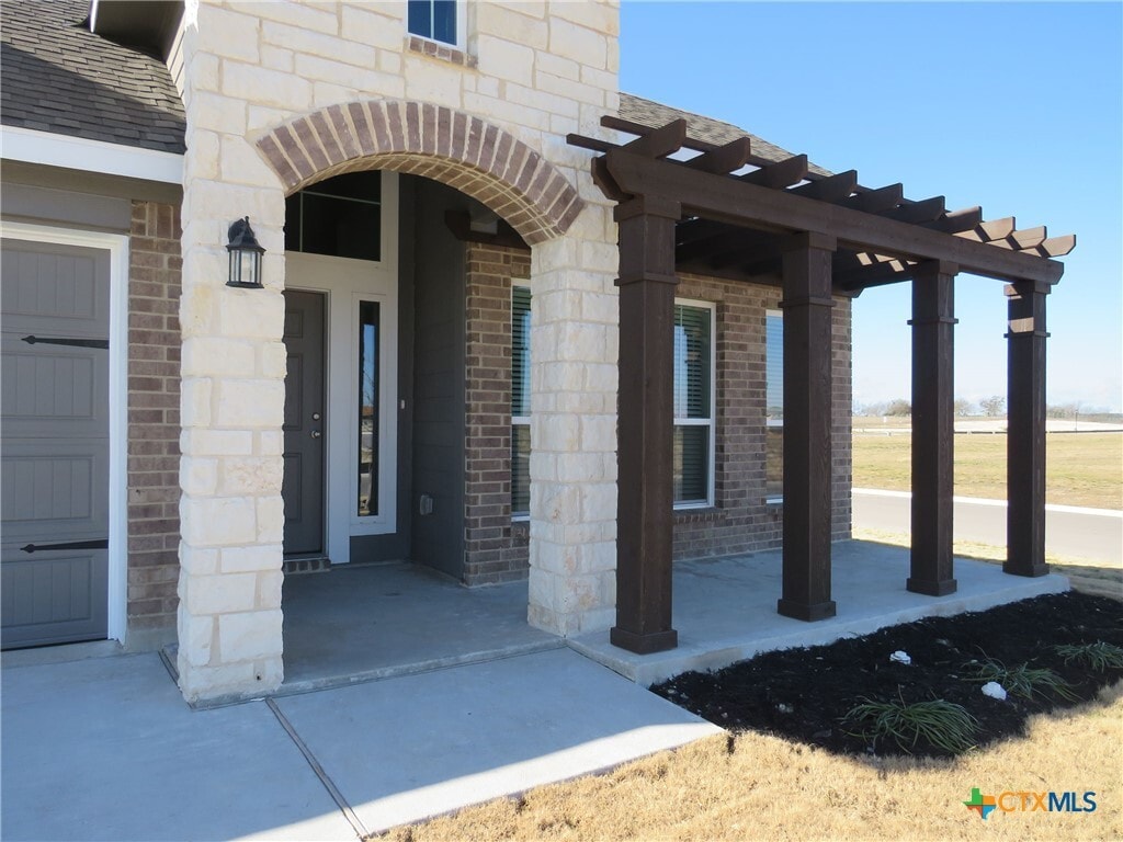 Building Photo - 6308 Golden Gate Dr