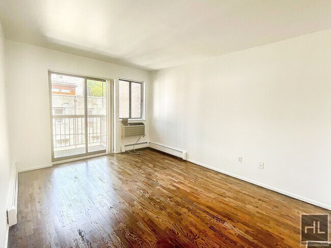 Building Photo - 113 STREET