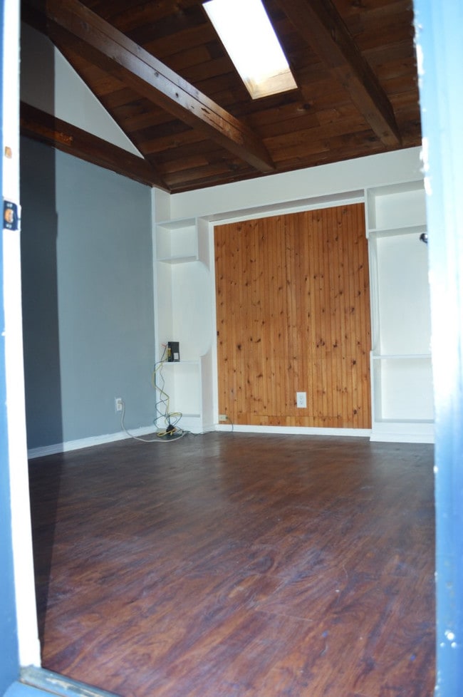 Building Photo - 430 S Holladay