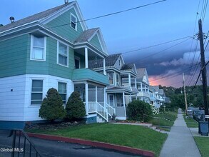 Building Photo - 1410 Stanford St