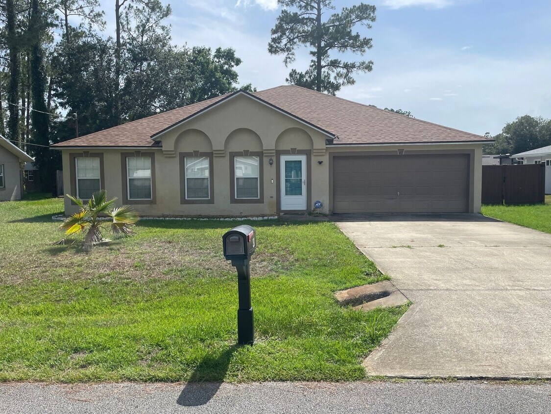 Primary Photo - Coming Soon! Spacious 4 Bedroom, 2 bath home
