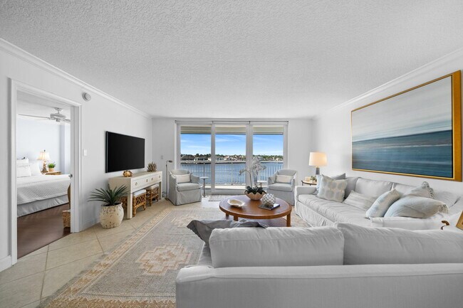 Building Photo - 511 Bayshore Dr