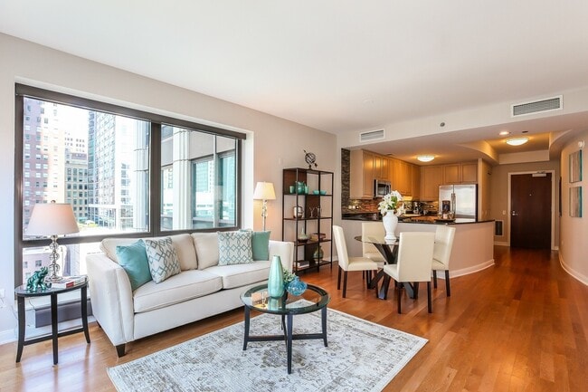 Foto del edificio - 130 N Garland Ct