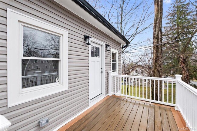 Foto del edificio - 66 Secor Rd