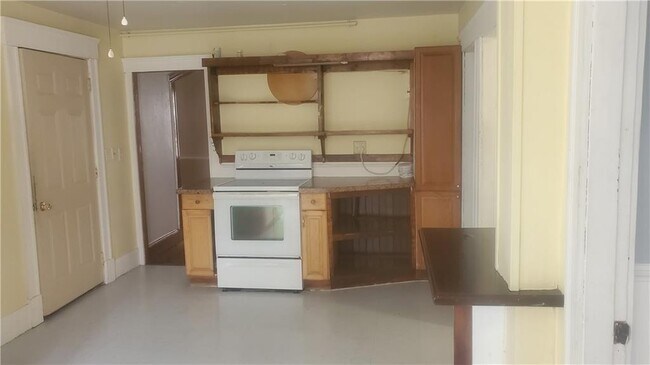 Building Photo - 604 Blackstone St