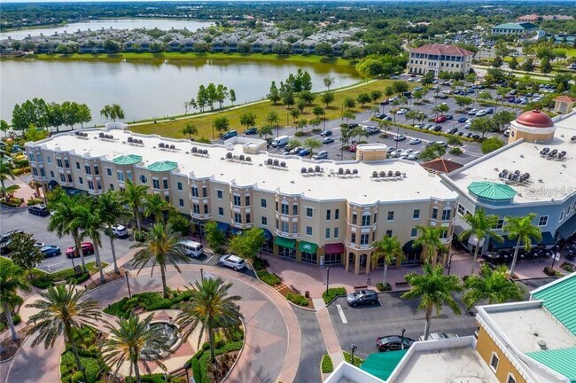 Foto del edificio - 8111 Lakewood Main St