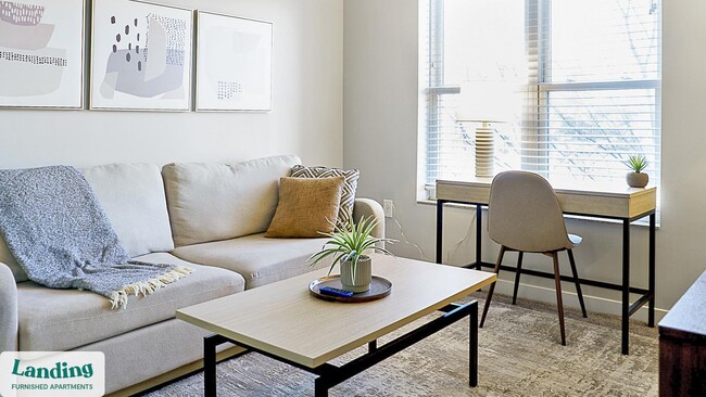 Building Photo - 335 W 9th St