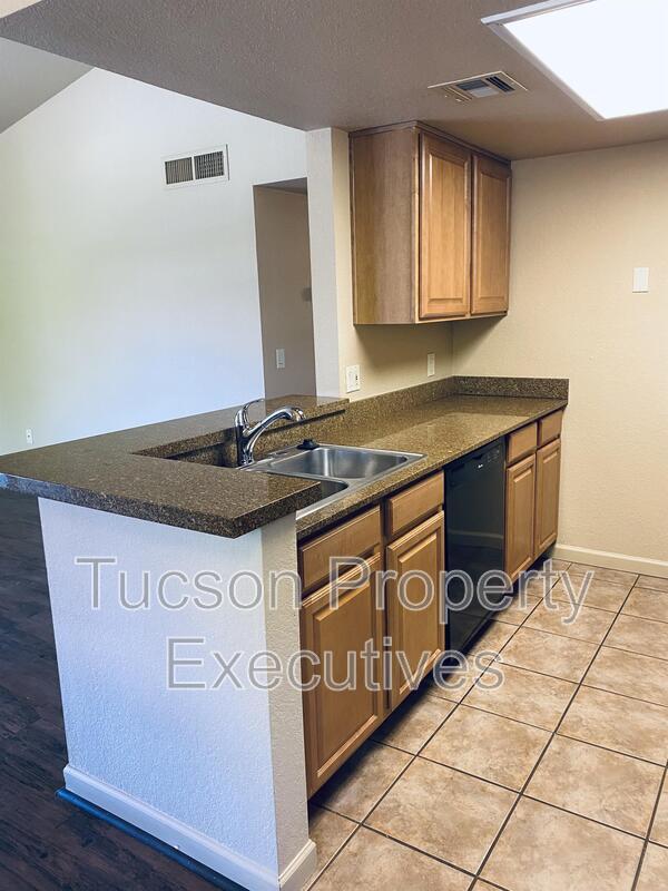 Building Photo - 101 S Players Club Dr
