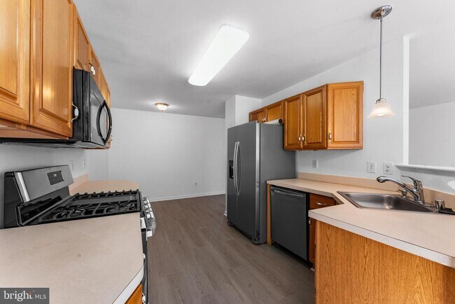 Foto del edificio - 204 Beckington Ct