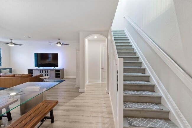 Building Photo - 3 br, 2.5 bath Townhome - 9610 Town Parc C...