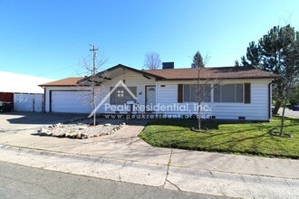 Building Photo - 7116 Oakberry Way