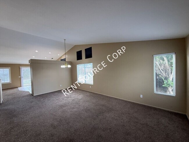 Foto del edificio - 2832 W Pillsbury St