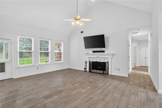 Foto del edificio - 10825 Pinewalk Forest Cir