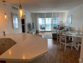 Building Photo - 6917 Collins Ave