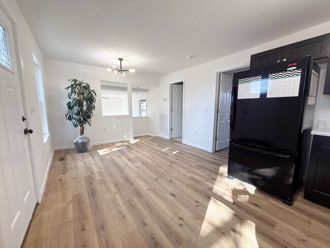 Foto del edificio - Cozy Newly Remodeled 2-Bedroom Single-Level Home Near TTU