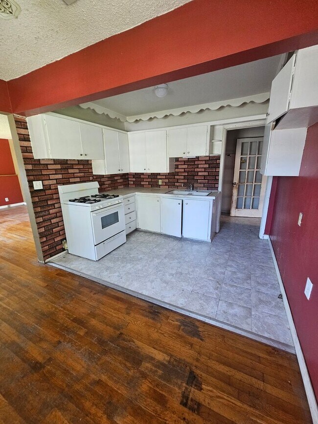Foto del edificio - 3 bedroom | 1 bathroom | 1 car garage | Close to campuses & Rountree | Pets welcome!