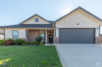 Building Photo - 7529 Lake Ridge Pkwy