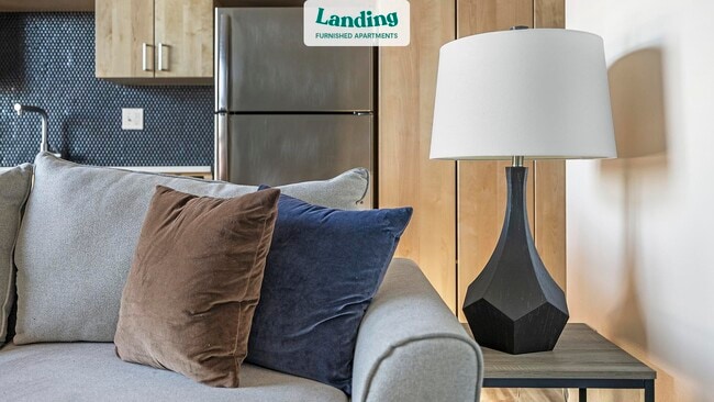 Building Photo - 4780 SE Milwaukie Ave