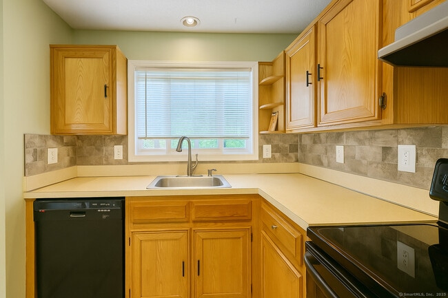 Foto del edificio - 27 Crows Nest Ln