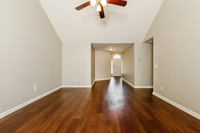 Building Photo - 188 Willow Springs Ln