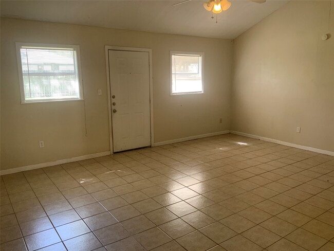 Building Photo - 4906 Monteith Dr