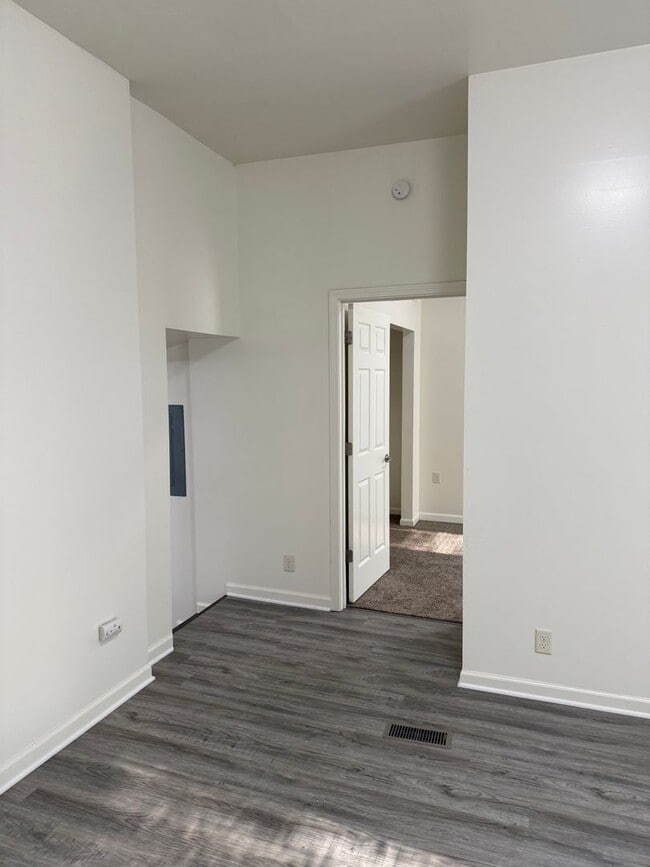 Building Photo - 1034 Getty St S