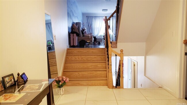 Foto del edificio - 208-33 15th Dr