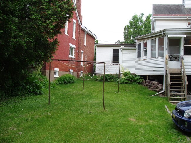 Building Photo - 418 North St