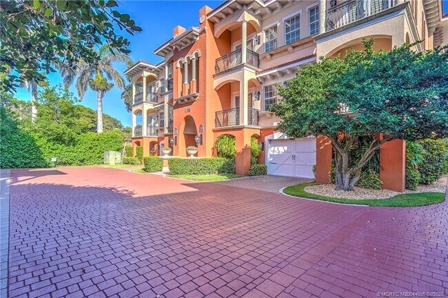 Foto del edificio - 1528 NE Outrigger Landings Dr
