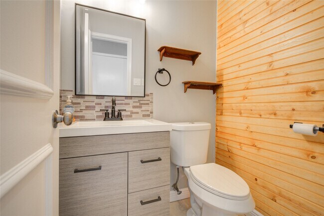 Foto del edificio - 20403 White Poplar Dr