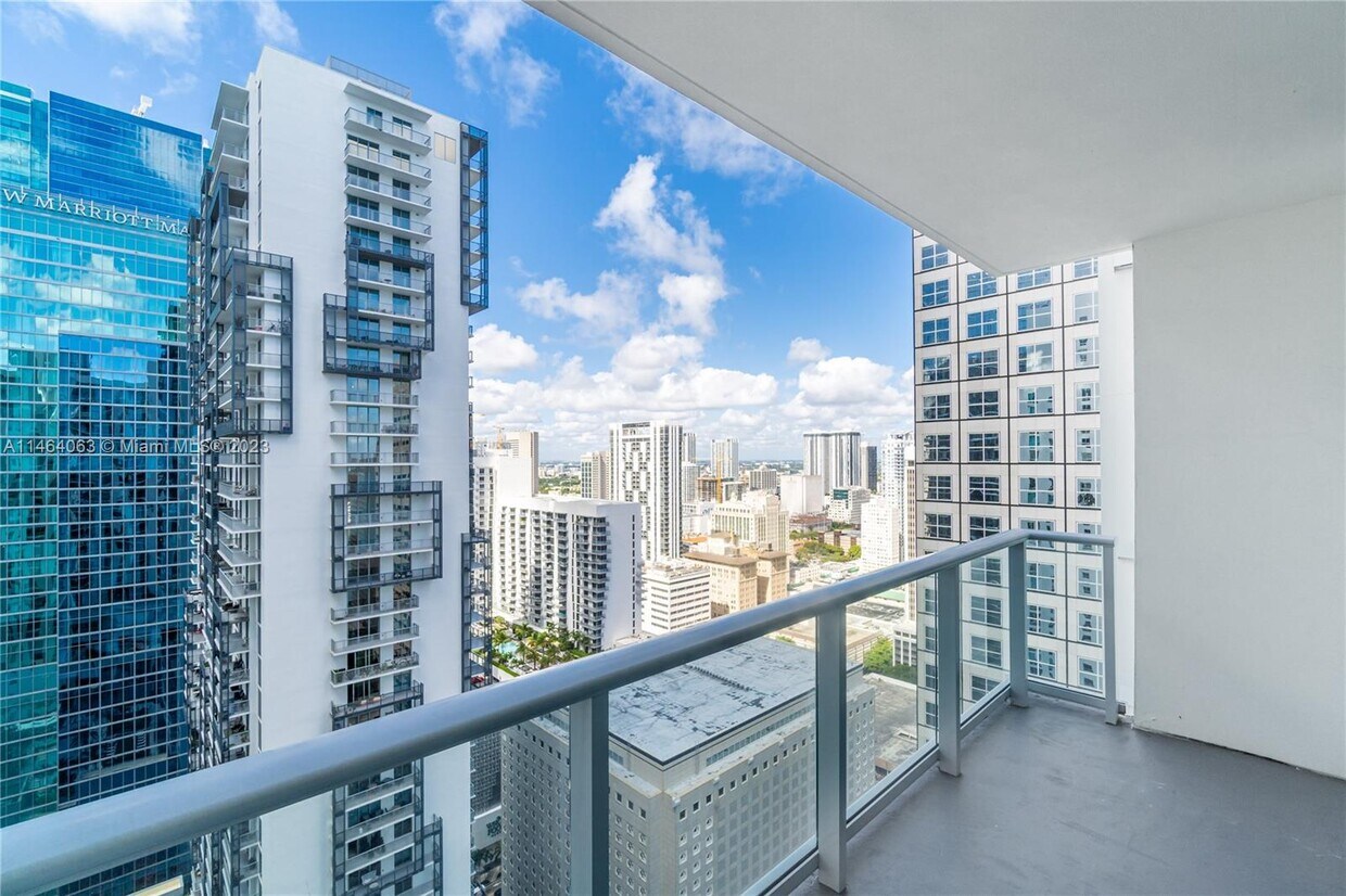 Primary Photo - 300 S Biscayne Blvd