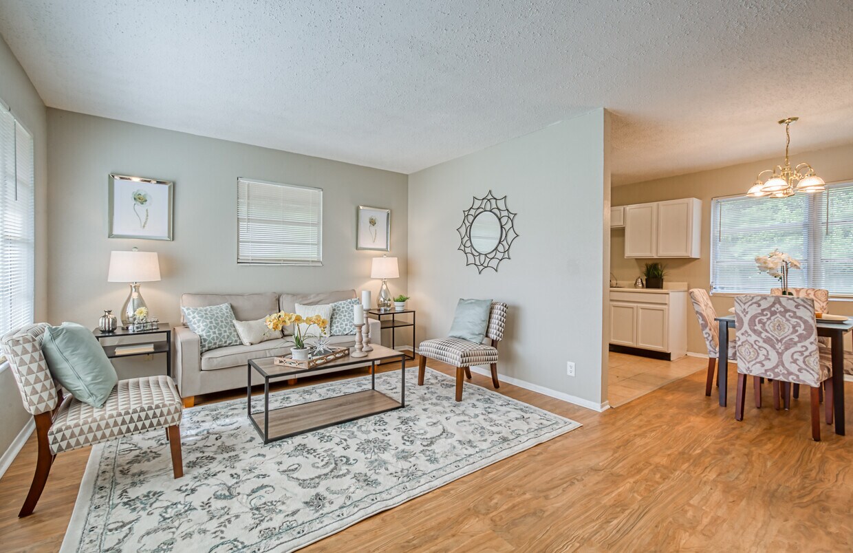 Foto principal - 2220 Eudine Dr W