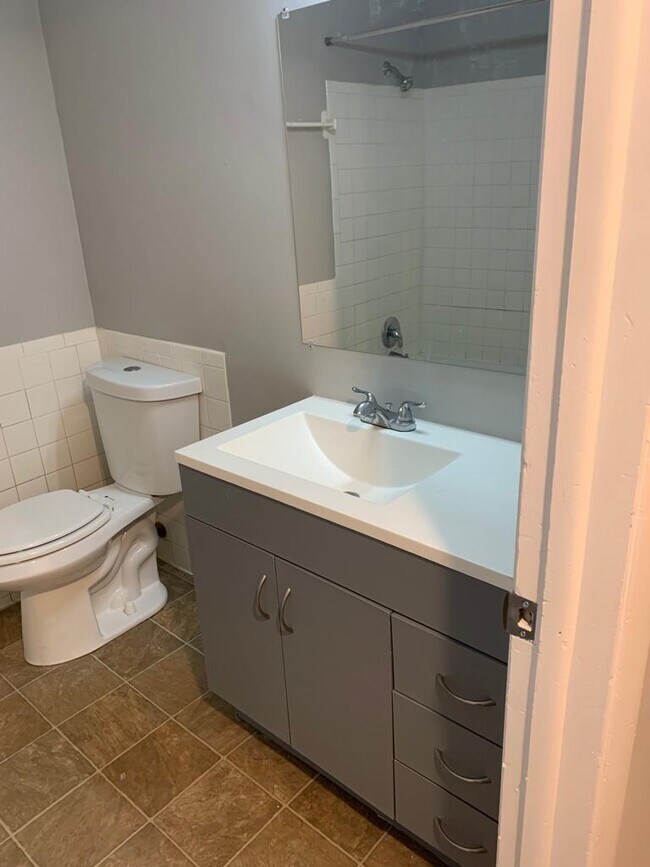 Foto del edificio - 1125 N 32nd St