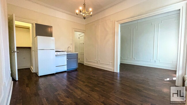 Building Photo - ALCOVE STUDIO ON 6 AVENUE IN PARK SLOPE NORTH