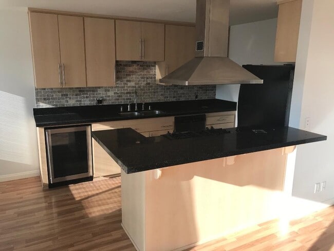 Photo - 1720 Ardmore Ave Apartment