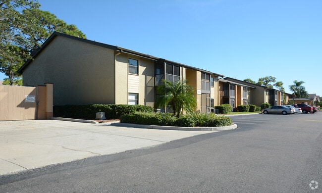 Building Photo - Palmera at Gandy