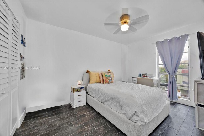 Foto del edificio - 1051 SW 1st St