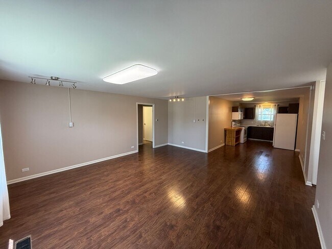Foto del edificio - 801 E Washington Center Rd